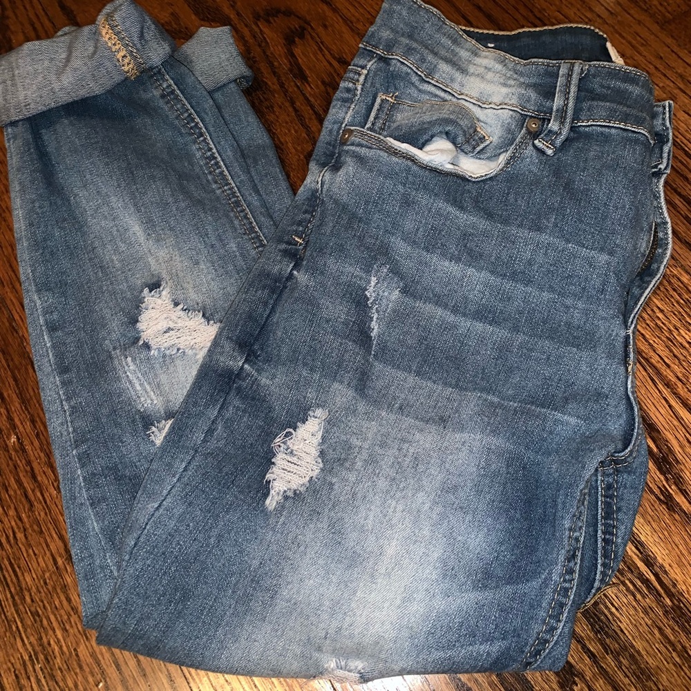 Indigo Rein Jeans Crop and Distressed